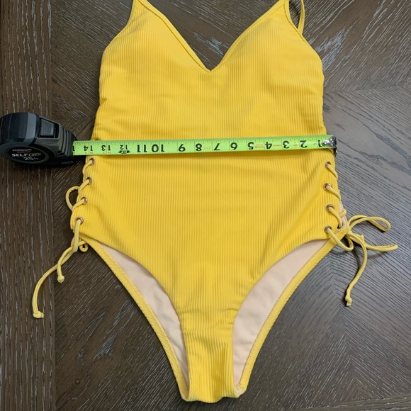 💛PacSun, Yellow one piece swimsuit ties up sides - Picture 5 of 9